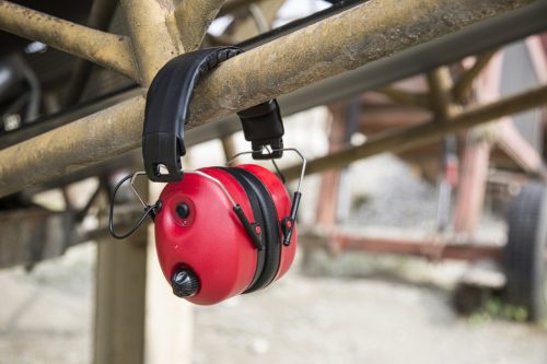 Zajszint függő, kapszulás hallásvédő