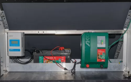 AKO napelemes villanypásztor állomás - XL, 8 Joule-os készülékkel