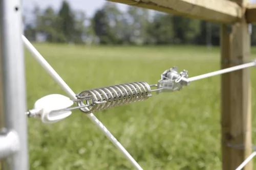 Átlós feszültségcsökkentő készlet villanypásztor rendszerekhez