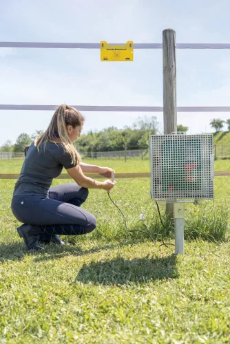 AKO biztonsági szekrény villanypásztor készülékhez