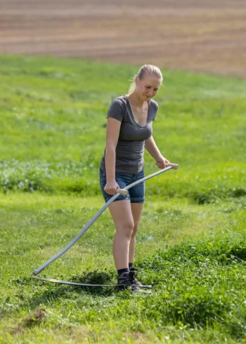 Wettschliff összehajtható kasza 150 cm hosszú nyéllel