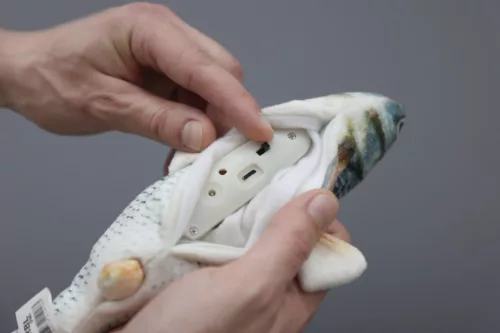 Elektromos ugróhal macskajáték - 28 x 11 cm