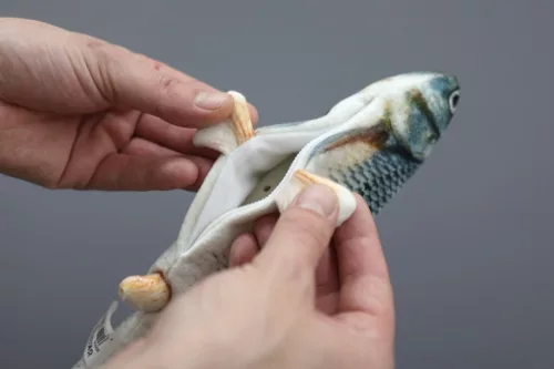 Elektromos ugróhal macskajáték - 28 x 11 cm