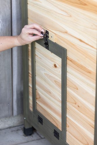 Tower fa csirkeház - 109x75x167 cm, 2 dobozos csomagolás