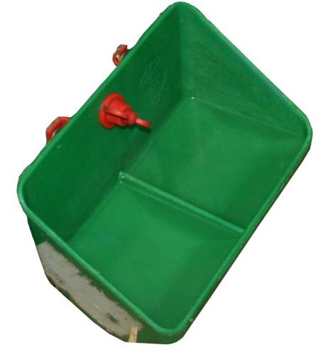 OK Plast malac etető - világoszöld, 0,9 liter, négyzet alakú lyukkal