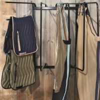 Akasztók, tartók, szekrények istállóba