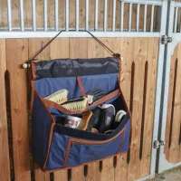Táskák, dobozok, szettek lóápoláshoz