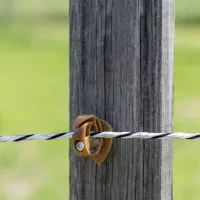 Facsavaros villanypásztor szigetelők vezetékekhez és huzalokhoz